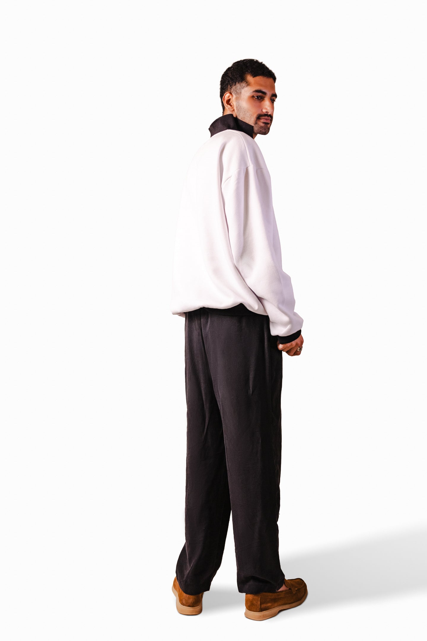 B&W Contrast Sweatshirt
