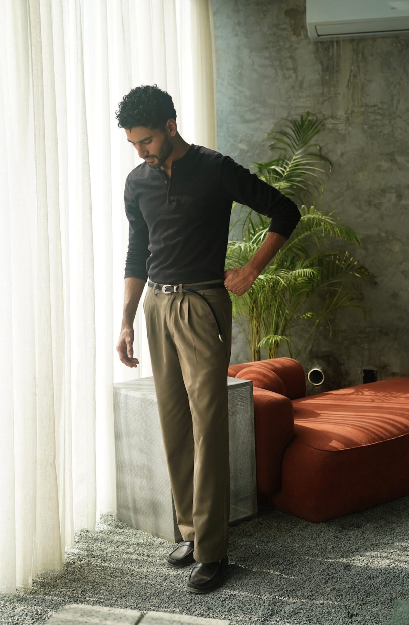 Henley & Pleated Trousers S&T